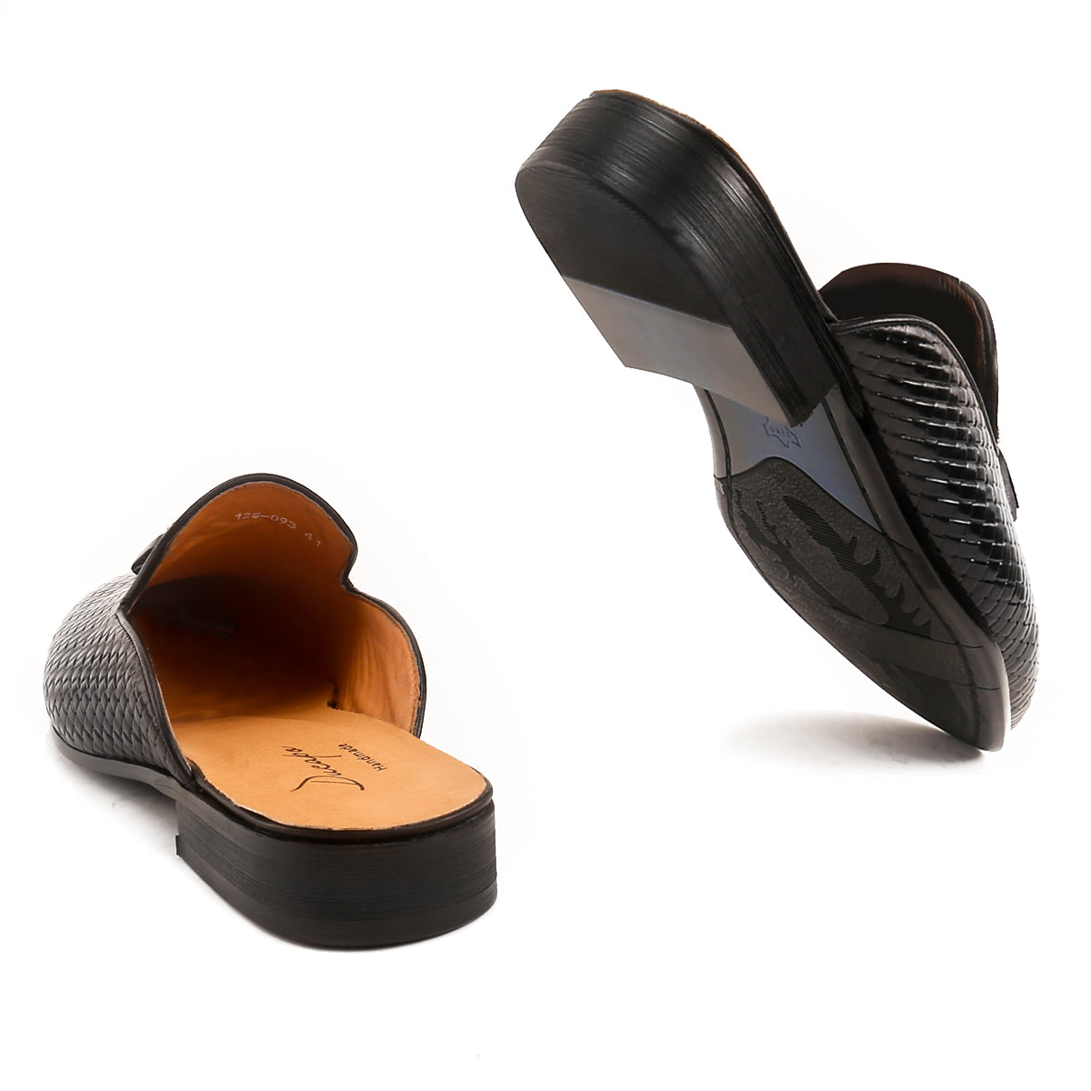 Mule informal sin cordones con detalle de borlas