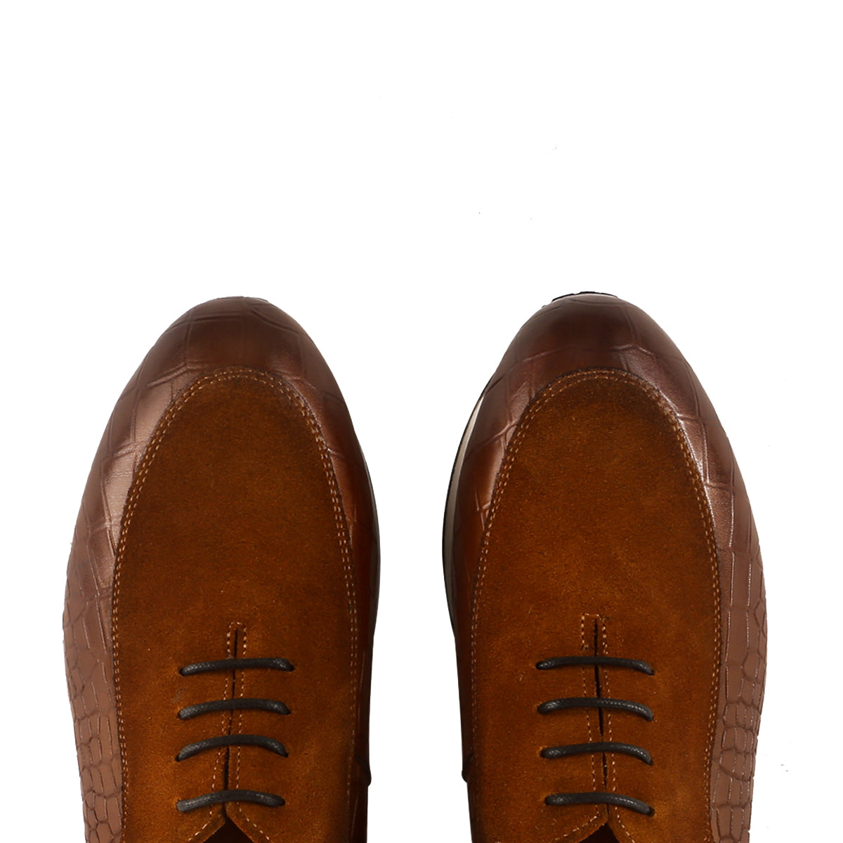 Versatile Crocodile Texture Leather Sneaker