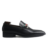 Elegantes mocasines sin cordones con estampado de cocodrilo 