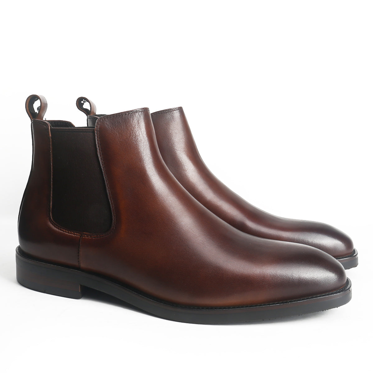 Elegant Streamlined Silhouette Chelsea Boots