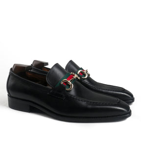 Elegantes mocasines sin cordones con estampado de cocodrilo 
