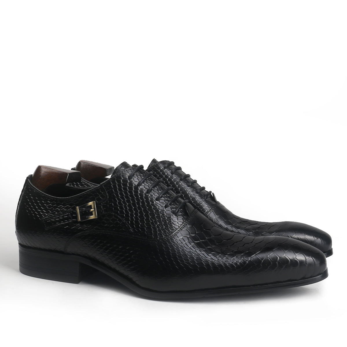 Sophisticated Oxford with Alligator Print