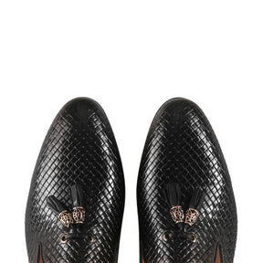 Mule informal sin cordones con detalle de borlas 