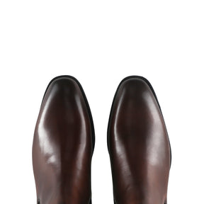 Elegant Streamlined Silhouette Chelsea Boots